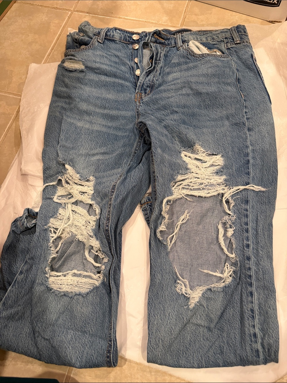 American Eagle Outfitters Light Blue Distressed Boyfriend Jeans